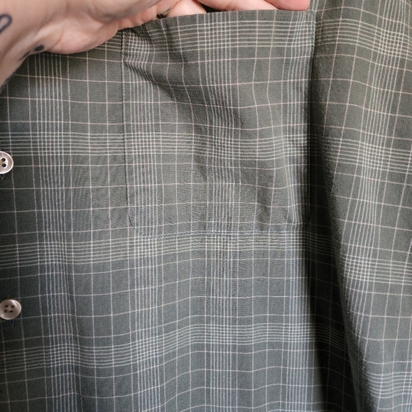 2 VanHeusen Big and Tall men's button down shirts 4x - Picture 3 of 11